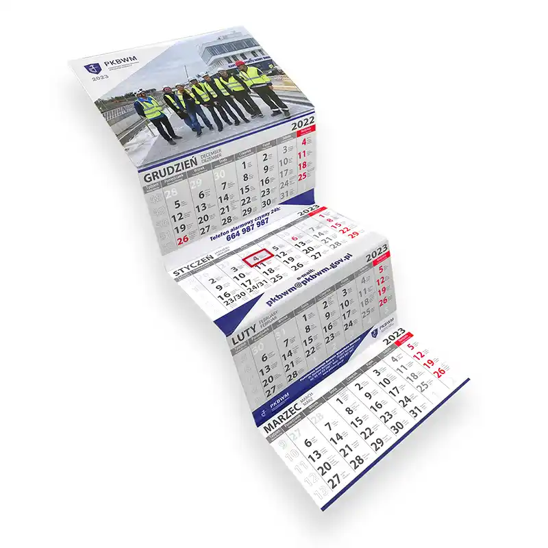 Fyrdelad kalender med 3 annonser mellan kalenderblocken.